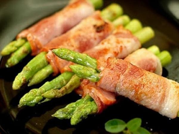 10 phút xong ngay món ba chỉ cuộn măng tây thơm ngon-1