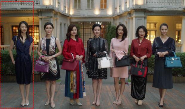 Sở hữu tài sản 192 nghìn tỷ, hot girl trà sữa không được đứng vị trí center khi dự tiệc-5