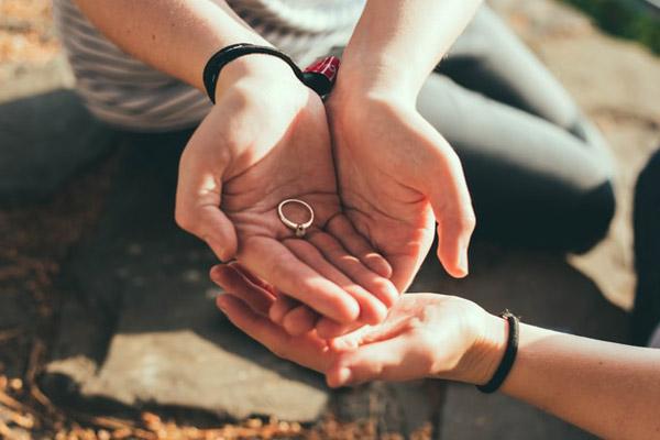 Bạn đã sẵn sàng cho chuyện yêu đương nghiêm túc? Các chòm sao sau chuẩn bị tinh thần nào!-1