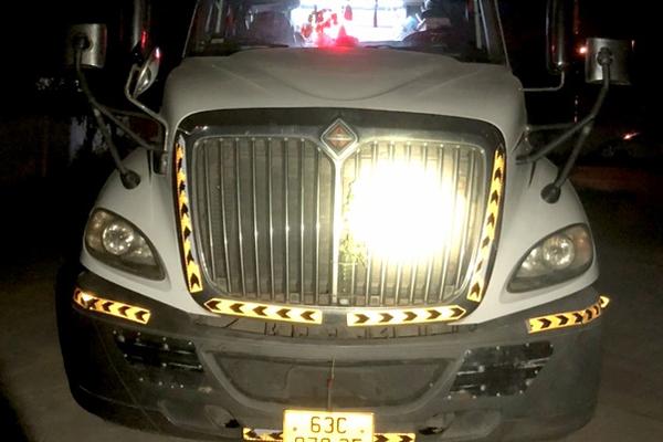 Điều tra vụ thi thể người đàn ông bị xe container kéo đi 60 km-1