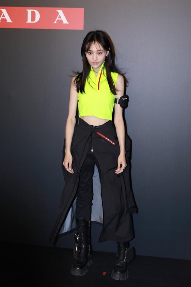 Trịnh Sảng mặc đồ Prada: Khi bị chê phèn, lúc xinh chuẩn nữ thần-4