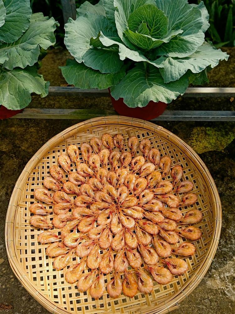 Mẹ đảm Vĩnh Long mách nhỏ cách làm tôm khô vừa ngon vừa đẹp mắt-7