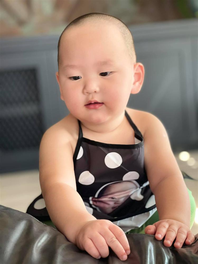 Xỉu up xỉu down với hình ảnh con trai Trà My Idol hóa đầu bếp nhí-3