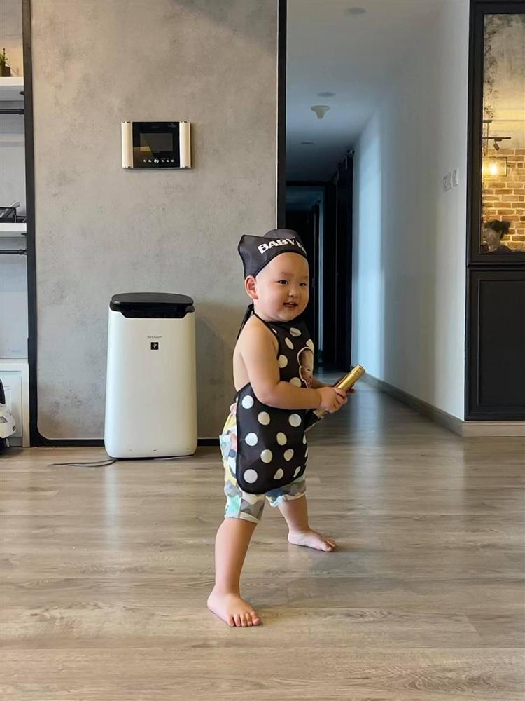 Xỉu up xỉu down với hình ảnh con trai Trà My Idol hóa đầu bếp nhí-7