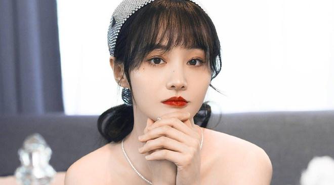 Trịnh Sảng từ thời chưa sửa mặt đã lộ rõ tướng thị phi: Mắt ướt, môi mỏng, nhân trung sâu-7