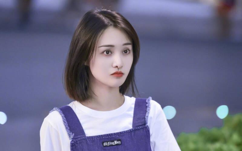 Trịnh Sảng từ thời chưa sửa mặt đã lộ rõ tướng thị phi: Mắt ướt, môi mỏng, nhân trung sâu-5