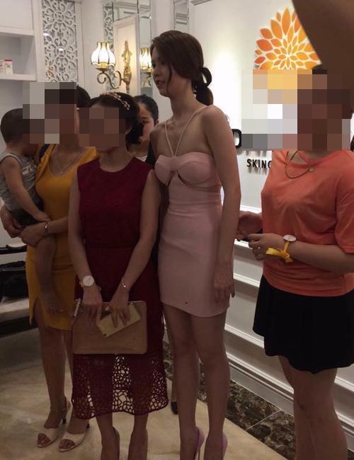 Ngọc Trinh và những lần bị bóc mẽ ảnh thật khác xa hình photoshop trắng mịn xịn thơm-4