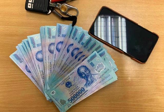 Hà Nội: Nam thanh niên sản xuất tiền giả bằng máy in màu-2