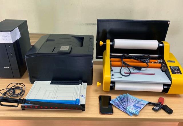 Hà Nội: Nam thanh niên sản xuất tiền giả bằng máy in màu-3