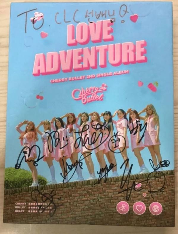 Thực hư chuyện loạt album đồng nghiệp kí tặng CLC được rao bán trên mạng-4