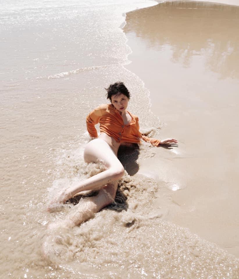 Hải Tú bị tung loạt ảnh trên thả rông, dưới cởi sạch-4