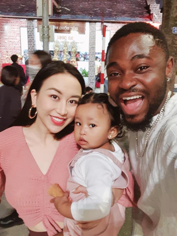 Danh tính nhóc tỳ con lai bị bố bóc phốt có làn da giả dối-8