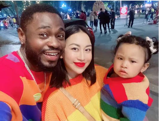 Danh tính nhóc tỳ con lai bị bố bóc phốt có làn da giả dối-9