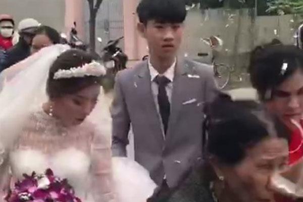 Xôn xao clip chú rể khóc nức nở ở đám cưới, nguyên nhân phía sau gây bất ngờ-6