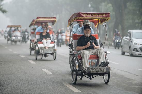 Hà Nội 14 độ C nhưng nắng ấm xa dần, chỉ thấy toàn sương với mù mà thôi