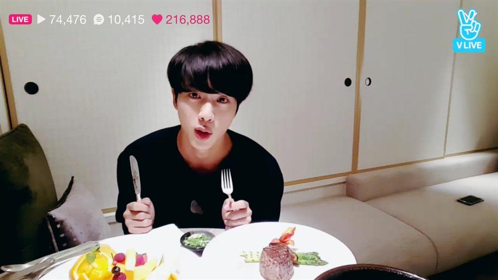 Chuyện bi hài đằng sau lý do Jin BTS phải từ bỏ đam mê ăn uống khoái khẩu-2
