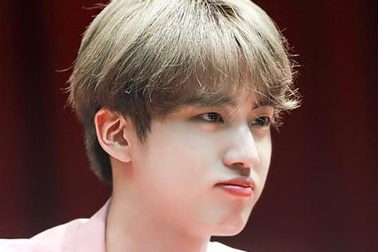 Chuyện bi hài đằng sau lý do Jin BTS phải từ bỏ đam mê ăn uống khoái khẩu