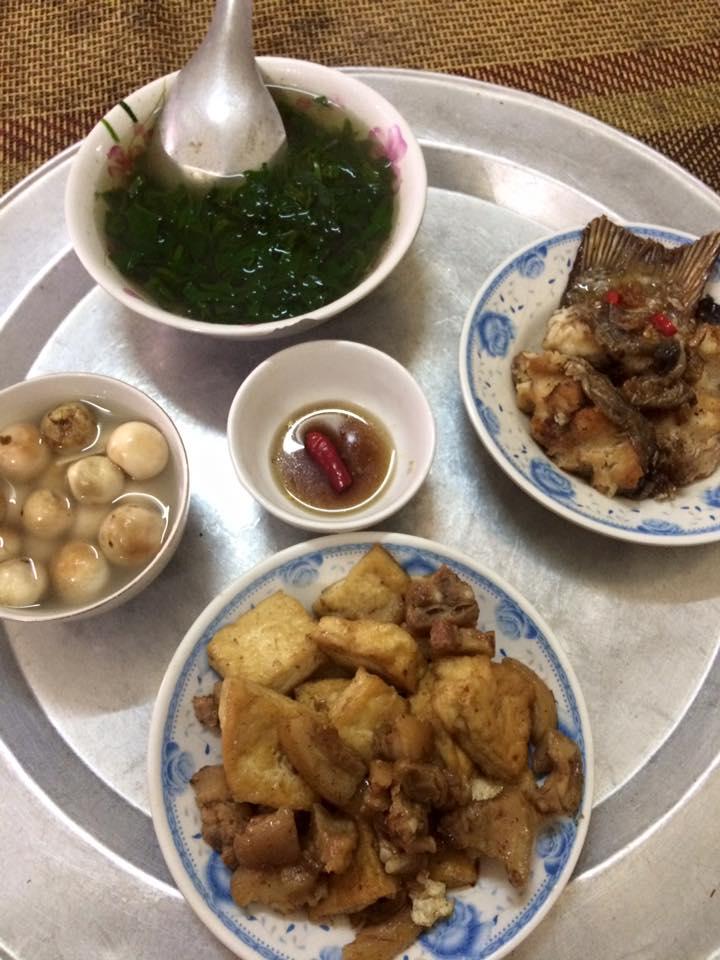 Mâm cơm 40k đủ đầy thịt cá, đến khi bóc giá ai cũng gật gù-1