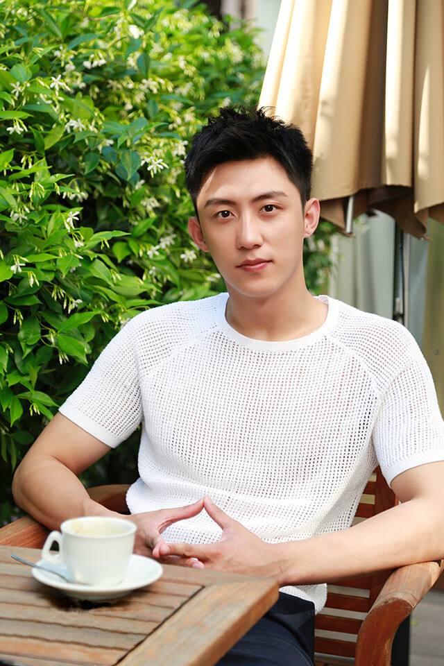 Trịnh Sảng bị phong sát, Thành Long và Hoàng Cảnh Du nằm không cũng trúng đạn-5