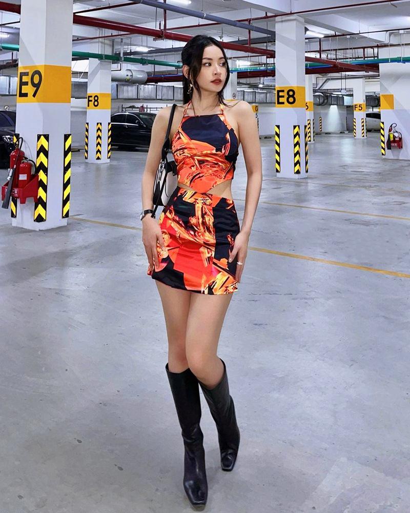 Chi Pu - Thiều Bảo Trang - Tiểu Vy áp dụng công thức mix đồ khoe eo con kiến-3