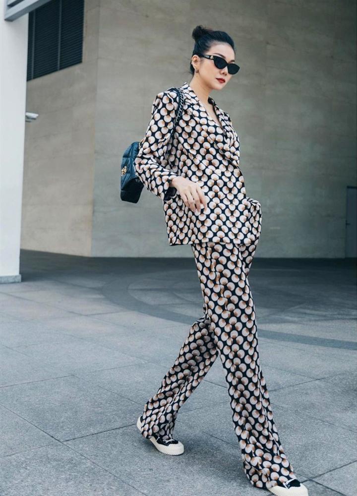 Lệ Quyên lộ bé mỡ vì quần da - Đàm Thu Trang lấy lại eo thon nhỏ tí-9