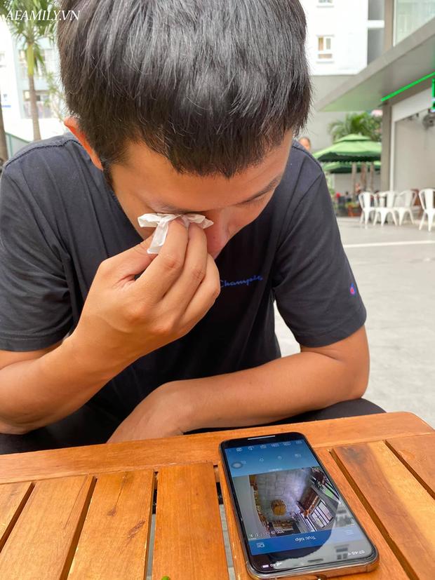 Chết cười cảnh cha mẹ rình rập bên ngoài canh chừng con trong ngày đầu tiên đi học-5