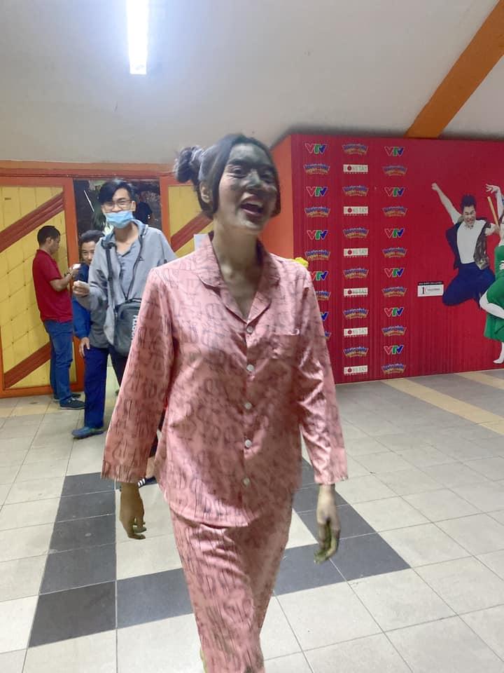 Loạt ảnh dơ khó đỡ của Ninh Dương Lan Ngọc-5