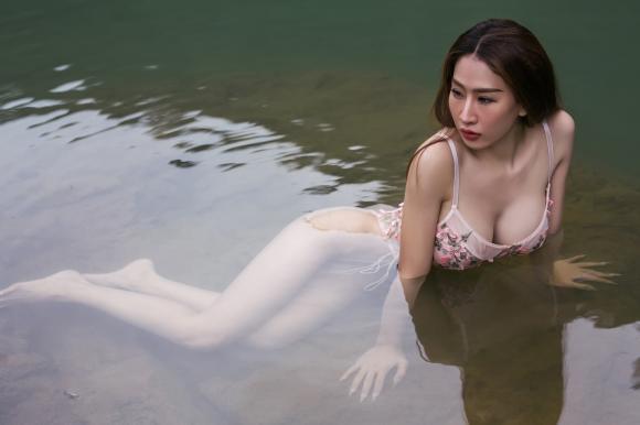 Gái xinh khoe ảnh mặc cũng như không giữa thời tiết lạnh giá ở Đà Lạt-4