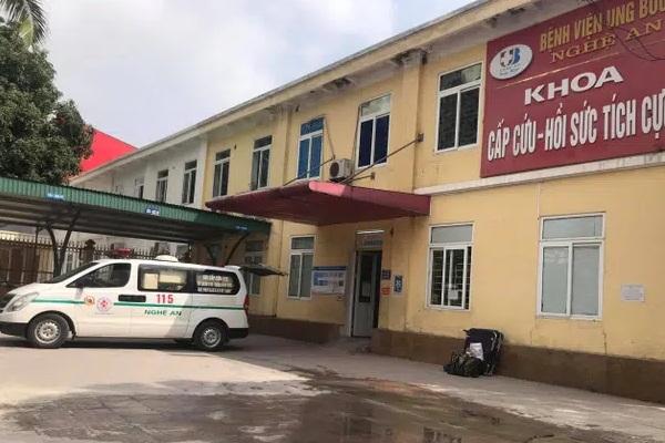 Xe cứu thương phát nổ trong bệnh viện, 1 người nguy kịch-1