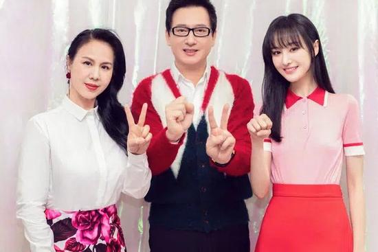 Bố vừa xin lỗi, mẹ Trịnh Sảng lại tiếp tục tung bằng chứng Trương Hằng ngoại tình khiến Cbiz nháo nhào
