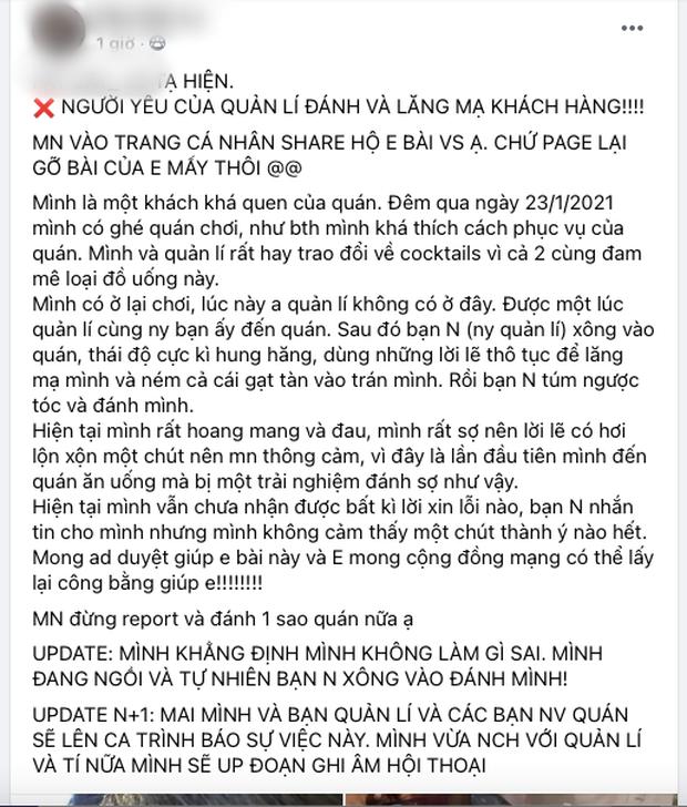 Đang vui chơi trong quán bar trên phố Tạ Hiện, cô gái bị bạn gái quản lý đánh đập, ném gạt tàn vào mặt-1
