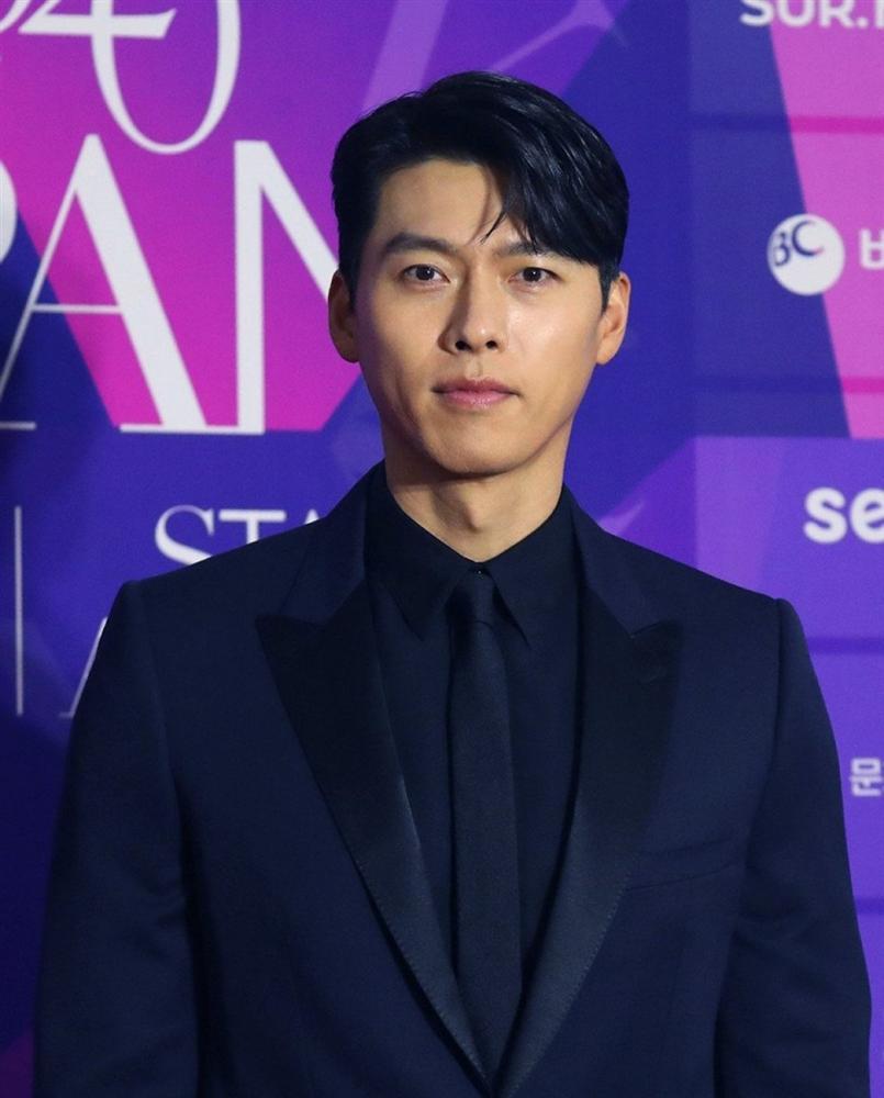 Hyun Bin gây ấn tượng tại APan Stars Awards, nhắc tới Son Ye Jin ngọt xỉu-1