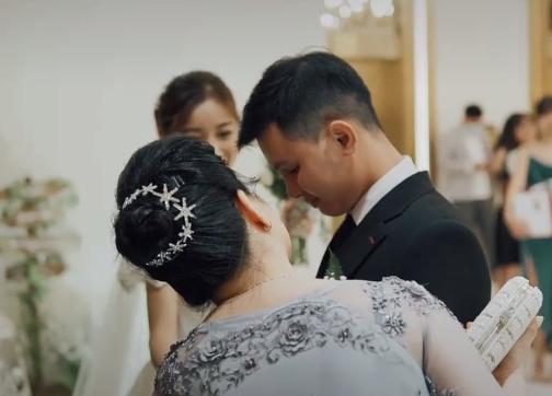 Xôn xao clip chú rể khóc nức nở ở đám cưới, nguyên nhân phía sau gây bất ngờ-3