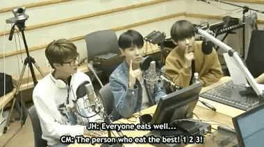 Choáng váng với khả năng ăn thùng uống vại của Jin BTS-2