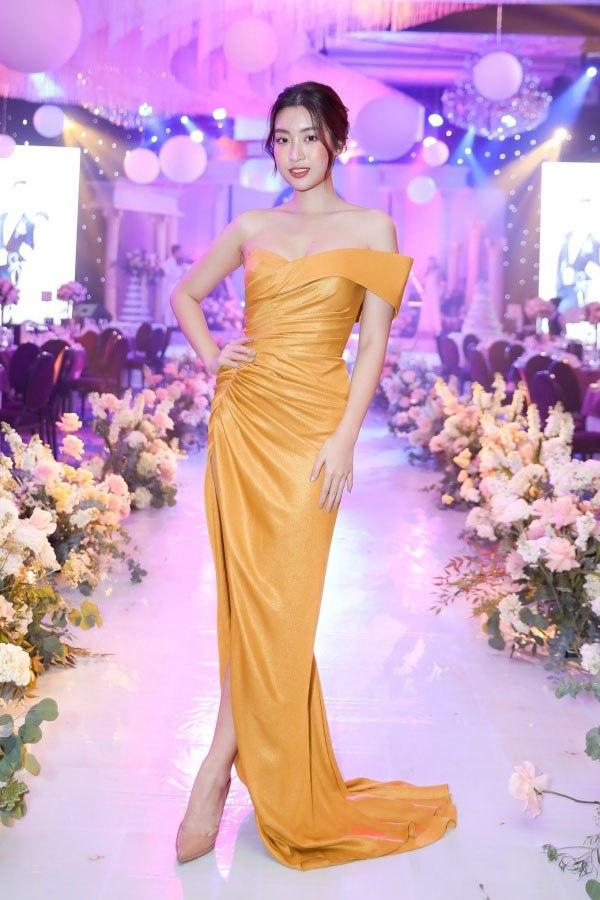 Đỗ Mỹ Linh nói gì khi bị chê diện đầm lồng lộn chiếm spotlight cô dâu Thúy An-1