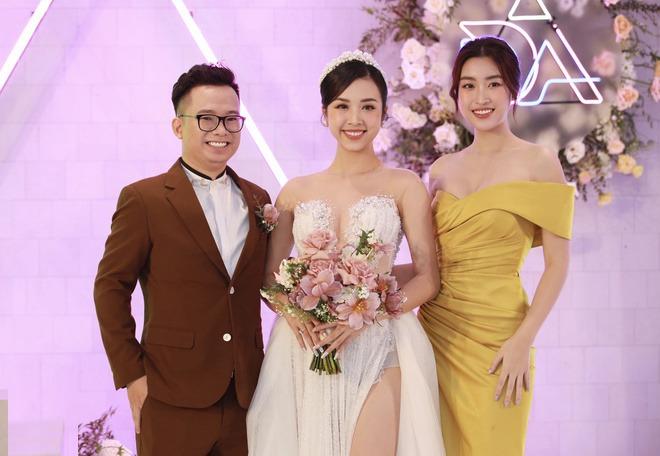 Đỗ Mỹ Linh nói gì khi bị chê diện đầm lồng lộn chiếm spotlight cô dâu Thúy An-3