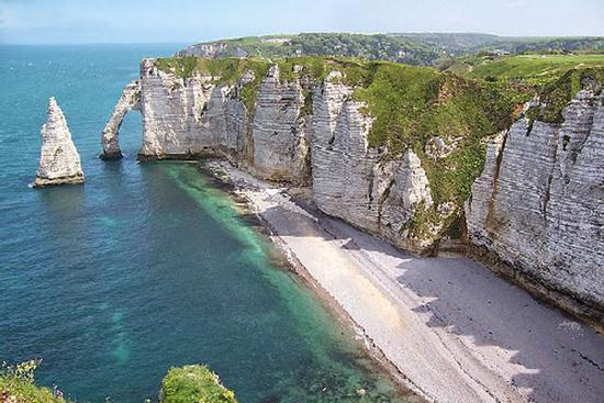 Cảnh tượng kỳ vĩ ở vách đá dựng đứng, cao 600 m