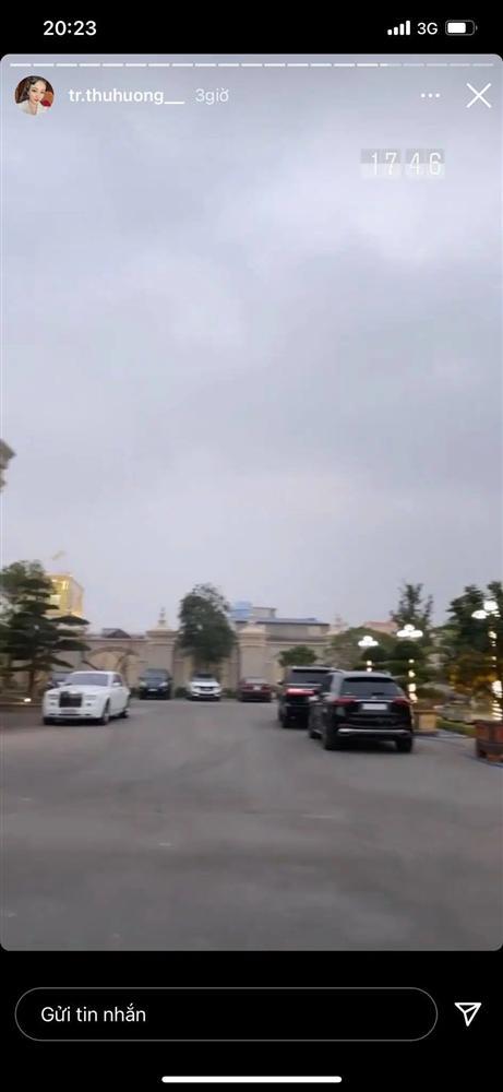 Cô dâu Nam Định tổ chức tiệc trong lâu đài, nhan sắc gái 1 con gây chú ý-3