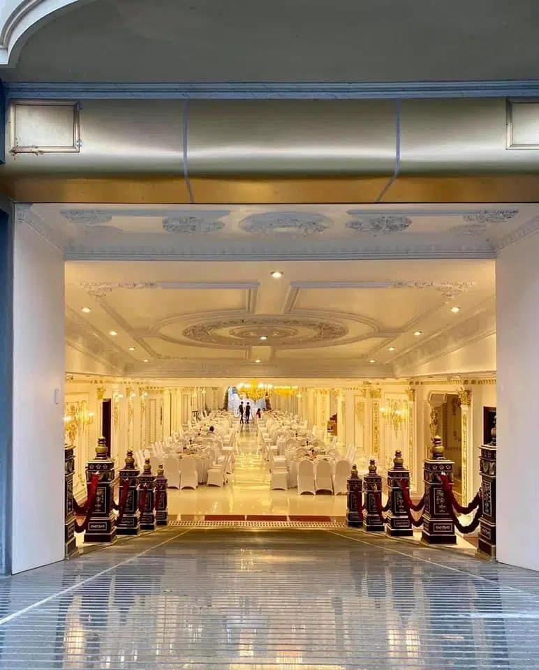 Xỉu ngang xỉu dọc lâu đài dát vàng ở Ninh Bình: Xây thô 400 tỷ, riêng cổng 40 tỷ-3