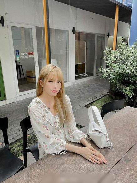 Thiều Bảo Trâm vừa tái xuất đã đụng hàng ngay Jisoo, Jennie BLACKPINK-1