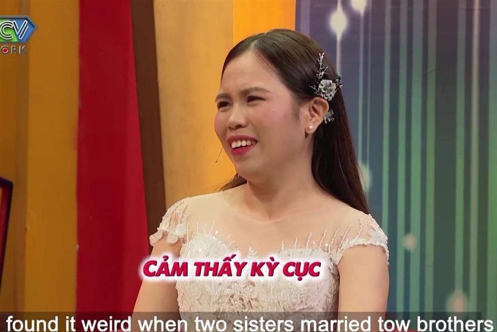 Hiếm lạ: Hai chị em lấy hai anh em, mẹ chồng hớn hở vui mừng-4