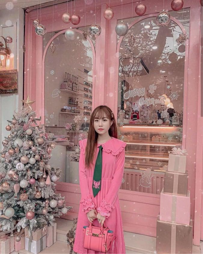 Đầu xuân ngọt ngào với 3 quán cafe tone hồng đốn tim hội bánh bèo ở Hà Nội-6