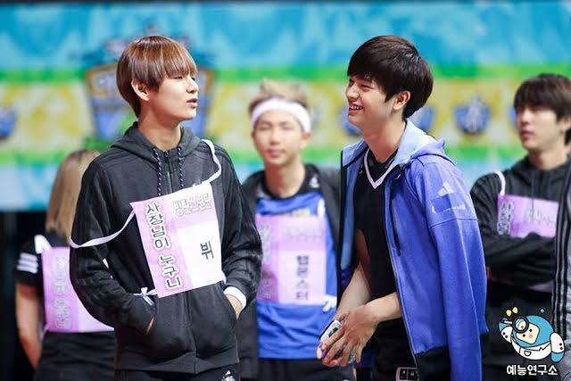 Chuyện hài hước đằng sau cuộc gặp gỡ đầu tiên của các cặp bạn thân Kpop-3