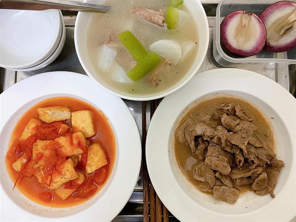 Bữa cơm cữ chồng nhà người ta trổ tài khiến ai cũng ghen tị với cô vợ số hưởng-5