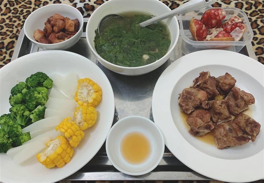 Bữa cơm cữ chồng nhà người ta trổ tài khiến ai cũng ghen tị với cô vợ số hưởng-6