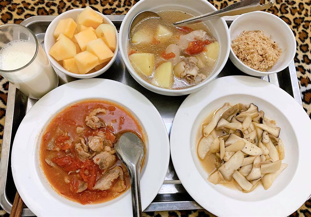 Bữa cơm cữ chồng nhà người ta trổ tài khiến ai cũng ghen tị với cô vợ số hưởng-7