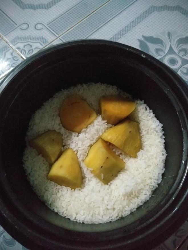 Những kiểu ăn uống mang tên cuối tháng hết tiền của sinh viên, nhìn vừa thương vừa buồn cười-8