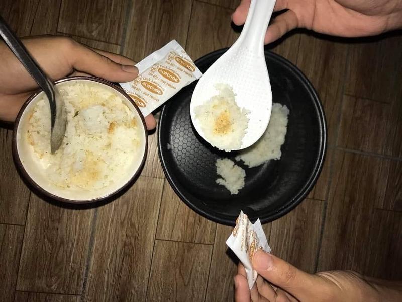 Những kiểu ăn uống mang tên cuối tháng hết tiền của sinh viên, nhìn vừa thương vừa buồn cười-12