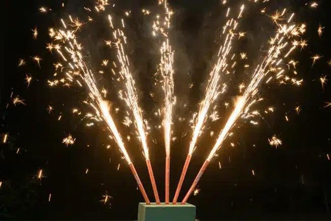 Những loại pháo nào được phép đốt trong dịp Tết Nguyên đán, mua ở đâu?-5