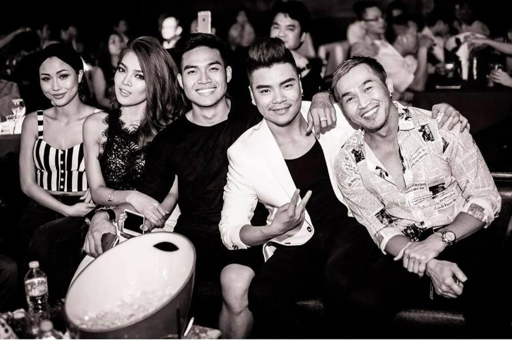 Tân Hoa hậu Chuyển giới 2020 Phùng Trương Trân Đài lộ ảnh quá khứ-12